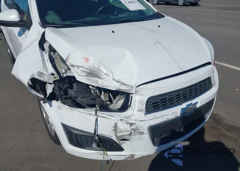 2013 Chevrolet Sonic Ls Auto z USA, uszkodzony, nr VIN 1G1JA6SH2D4186574